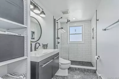 72 Circle Drive, Babylon, NY 11702 - Photo 23