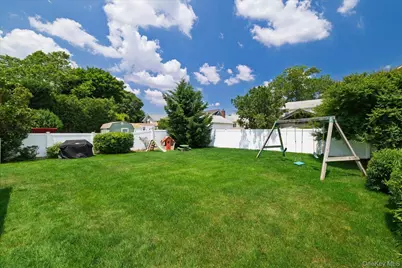 41 Hart Street, Lynbrook, NY 11563 - Photo 27