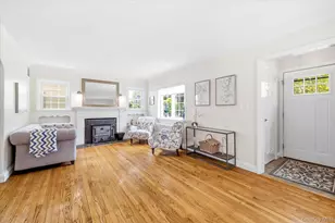 41 Hart St, Lynbrook, NY 11563 - Photo 9