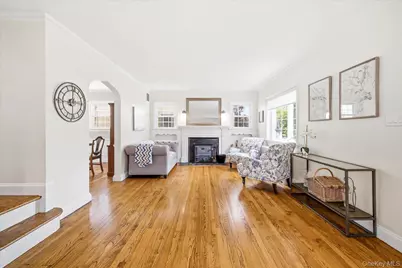 41 Hart Street, Lynbrook, NY 11563 - Photo 3