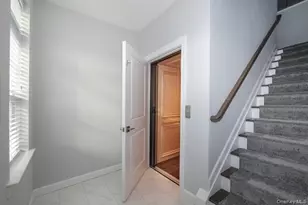 300 Sutton Ct, Mount Sinai, NY 11766 - Photo 7
