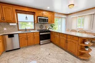 688 Pleasantview Ct, Yorktown Heights, NY 10598 - Photo 13