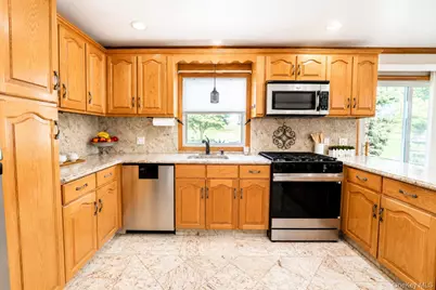 688 Pleasantview Court, Yorktown Heights, NY 10598 - Photo 15
