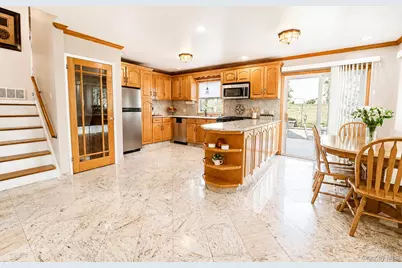 688 Pleasantview Court, Yorktown Heights, NY 10598 - Photo 11