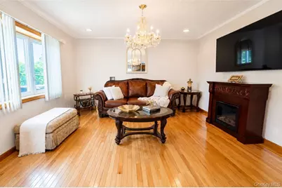 688 Pleasantview Court, Yorktown Heights, NY 10598 - Photo 9