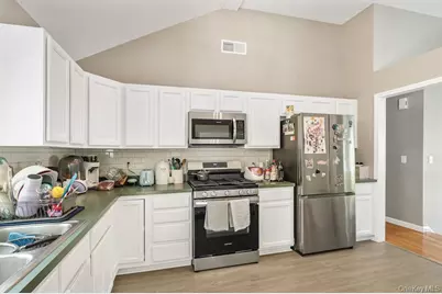 13 Jodphur Lane, Newburgh, NY 12550 - Photo 5