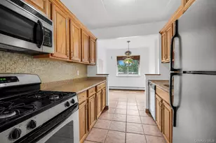 372 Central Park Ave, Scarsdale, NY 10583 - Photo 15