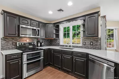 32 Robinson Lane, Wappingers Falls, NY 12590 - Photo 11