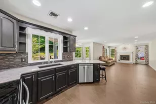 32 Robinson Ln, Wappingers Falls, NY 12590 - Photo 3