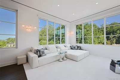 100 Garvies Point Road #1024, Glen Cove, NY 11542 - Photo 7
