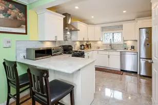 41 Cambria Rd, Syosset, NY 11791 - Photo 9
