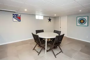 41 Cambria Rd, Syosset, NY 11791 - Photo 23