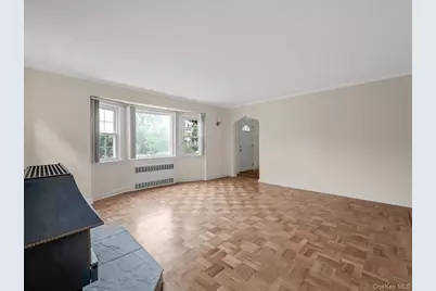 198 Canterbury, Lynbrook, NY 11563 - Photo 9