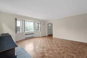 198 Canterbury, Lynbrook, NY 11563 - Photo 9