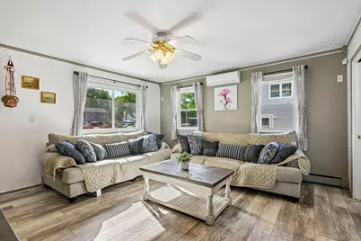 148 Oak Avenue, Shirley, NY 11967 - Photo 15