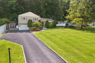 22 Knollwood Rd, Cortlandt Manor, NY 10567 - Photo 3