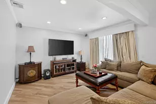 11 Juneau Blvd, Woodbury, NY 11797 - Photo 11
