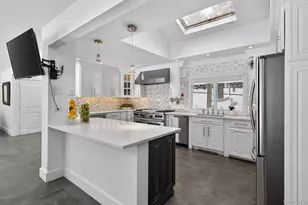 11 Juneau Blvd, Woodbury, NY 11797 - Photo 19