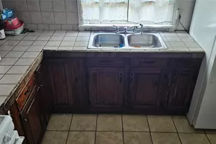 11 Chestnut St, Newburgh, NY 12550 - Photo 5