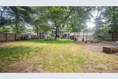1634 N Gardiner Drive, Bay Shore, NY 11706 - Photo 39