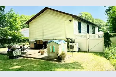 26 Robinwood Street, Mastic, NY 11950 - Photo 15