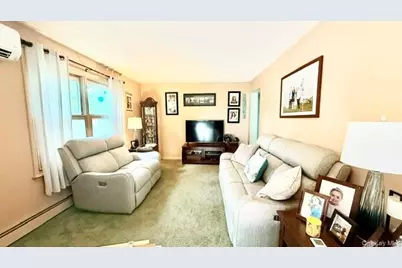 26 Robinwood Street, Mastic, NY 11950 - Photo 7