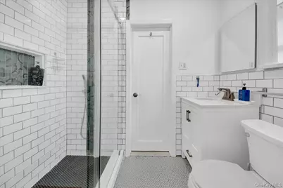 4784 Boston Post Road #B43, Pelham, NY 10803 - Photo 13