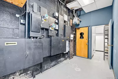 22 W Lincoln Avenue, Mount Vernon, NY 10550 - Photo 11