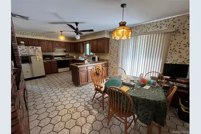 114 Washington Boulevard, Commack, NY 11725 - Photo 17