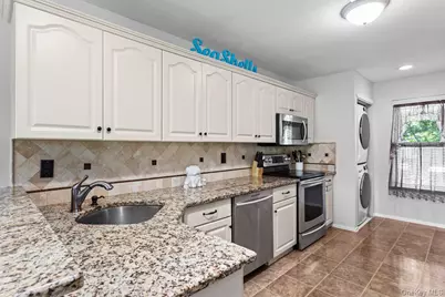 17 Lakeview Drive, Manorville, NY 11949 - Photo 3