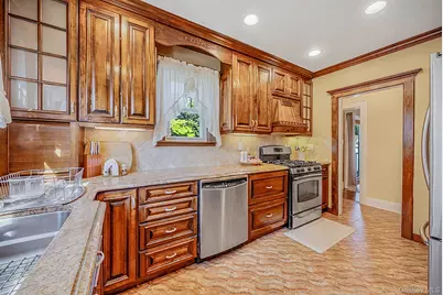27 Hilbert Street, Hempstead, NY 11550 - Photo 13