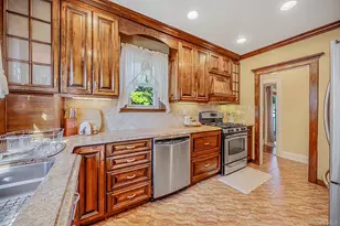 27 Hilbert St, Hempstead, NY 11550 - Photo 13