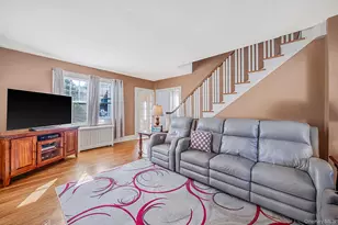 27 Hilbert St, Hempstead, NY 11550 - Photo 11