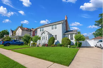 27 Hilbert Street, Hempstead, NY 11550 - Photo 3