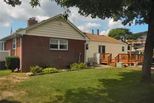 1005 Thompson Dr, Bay Shore, NY 11706 - Photo 33