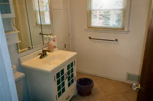 1005 Thompson Dr, Bay Shore, NY 11706 - Photo 19