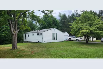 48 Gleason Boulevard, Pleasant Valley, NY 12569 - Photo 17