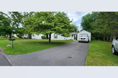 48 Gleason Boulevard, Pleasant Valley, NY 12569 - Photo 3
