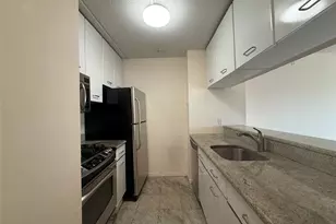 4 Martine Ave, White Plains, NY 10606 - Photo 9