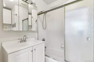77 Andrew St, Manhasset, NY 11030 - Photo 17