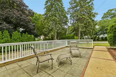 77 Andrew Street, Manhasset, NY 11030 - Photo 35