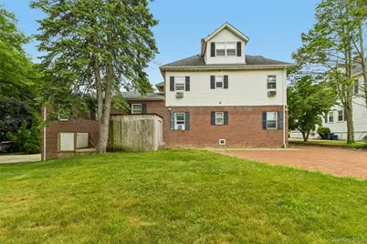 77 Andrew Street, Manhasset, NY 11030 - Photo 33