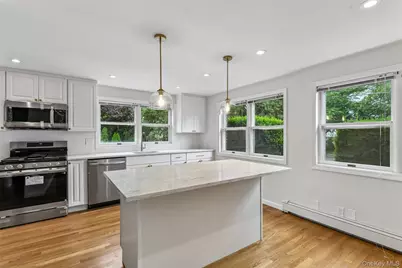 77 Andrew Street, Manhasset, NY 11030 - Photo 7