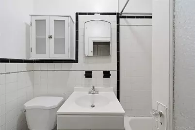 7935 Myrtle Avenue, Ridgewood, NY 11385 - Photo 15