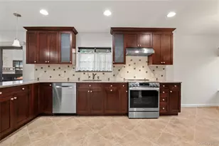 60 Pheasant Run, Roslyn, NY 11576 - Photo 13