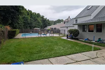 7 Oaktree Lane, Huntington Station, NY 11746 - Photo 3