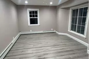 1050 Sullivan St, Bay Shore, NY 11706 - Photo 3