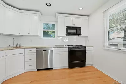 4 Bayview Drive, Huntington, NY 11743 - Photo 11