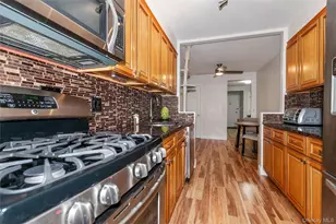 35 Knightsbridge Rd, Great Neck, NY 11021 - Photo 9