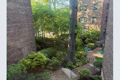 35 Knightsbridge Road #2-B, Great Neck, NY 11021 - Photo 17
